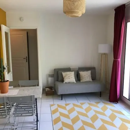 Appartement Agreable Dans A *